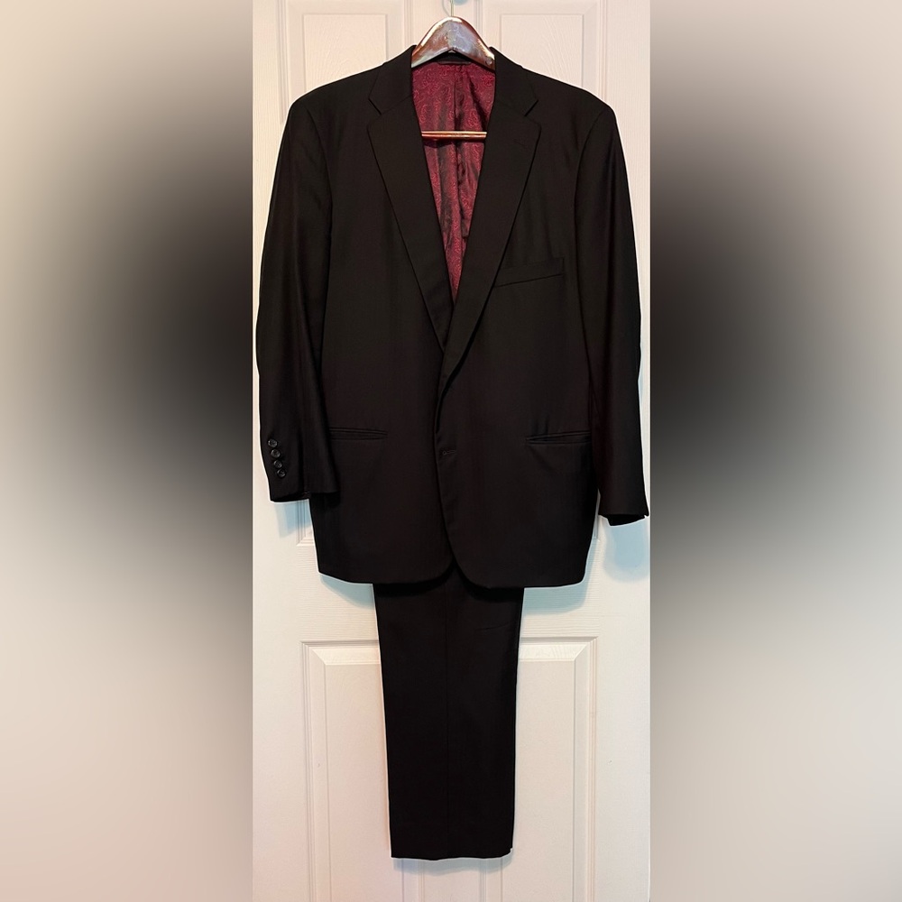 Tom James, Men’s Custom made black wool suit, size 50R, pants W40/L29,